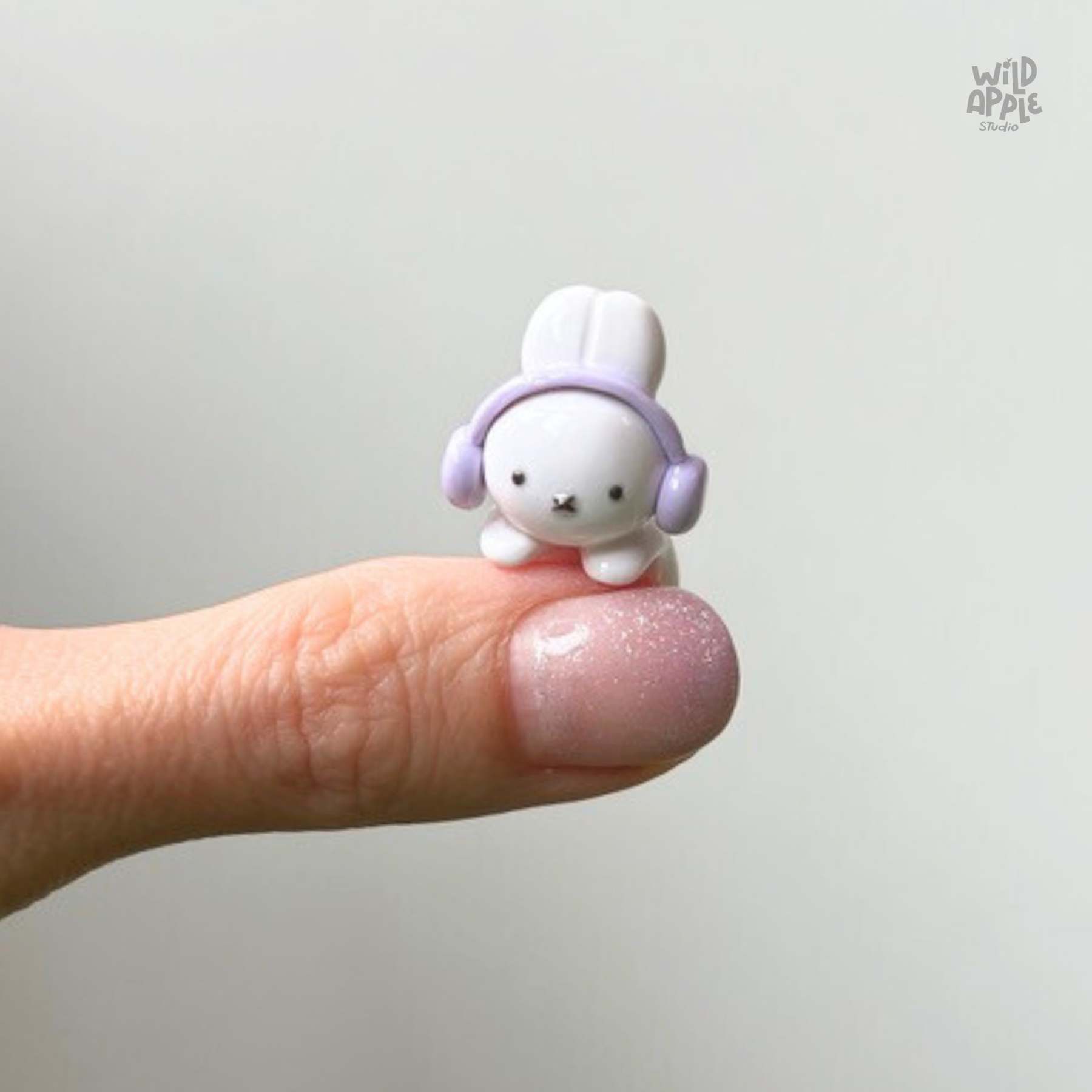 Miffy with Headphones Hipper