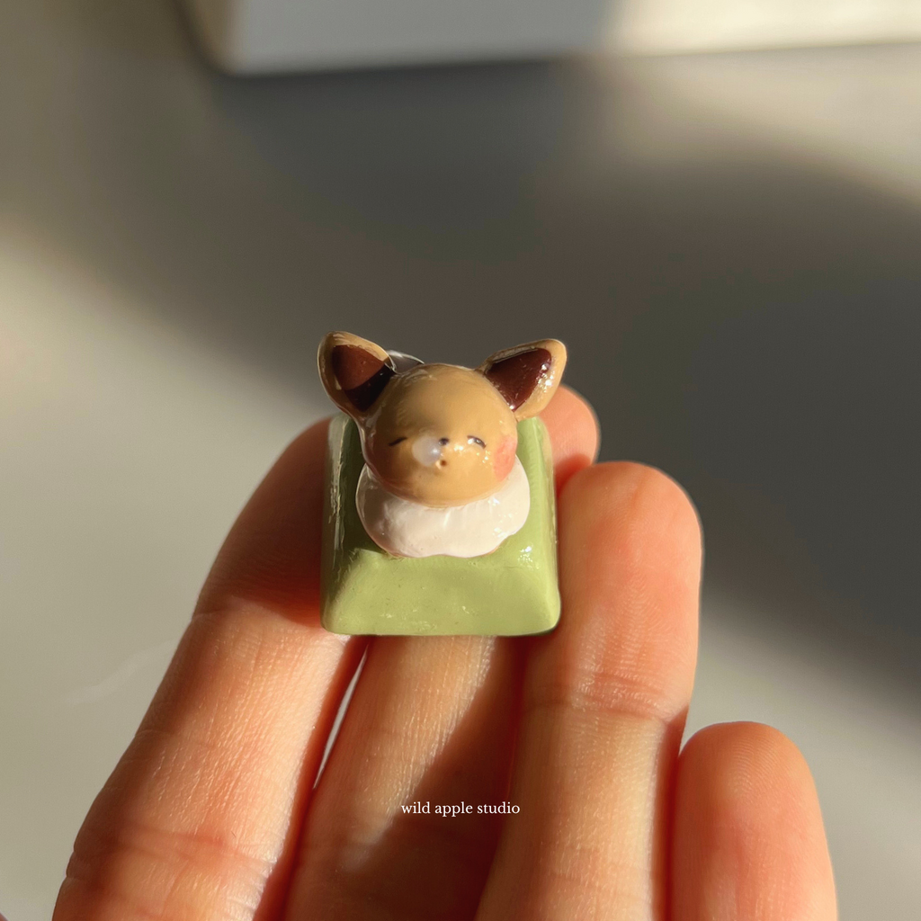 sleepy eevee pokemon keycap