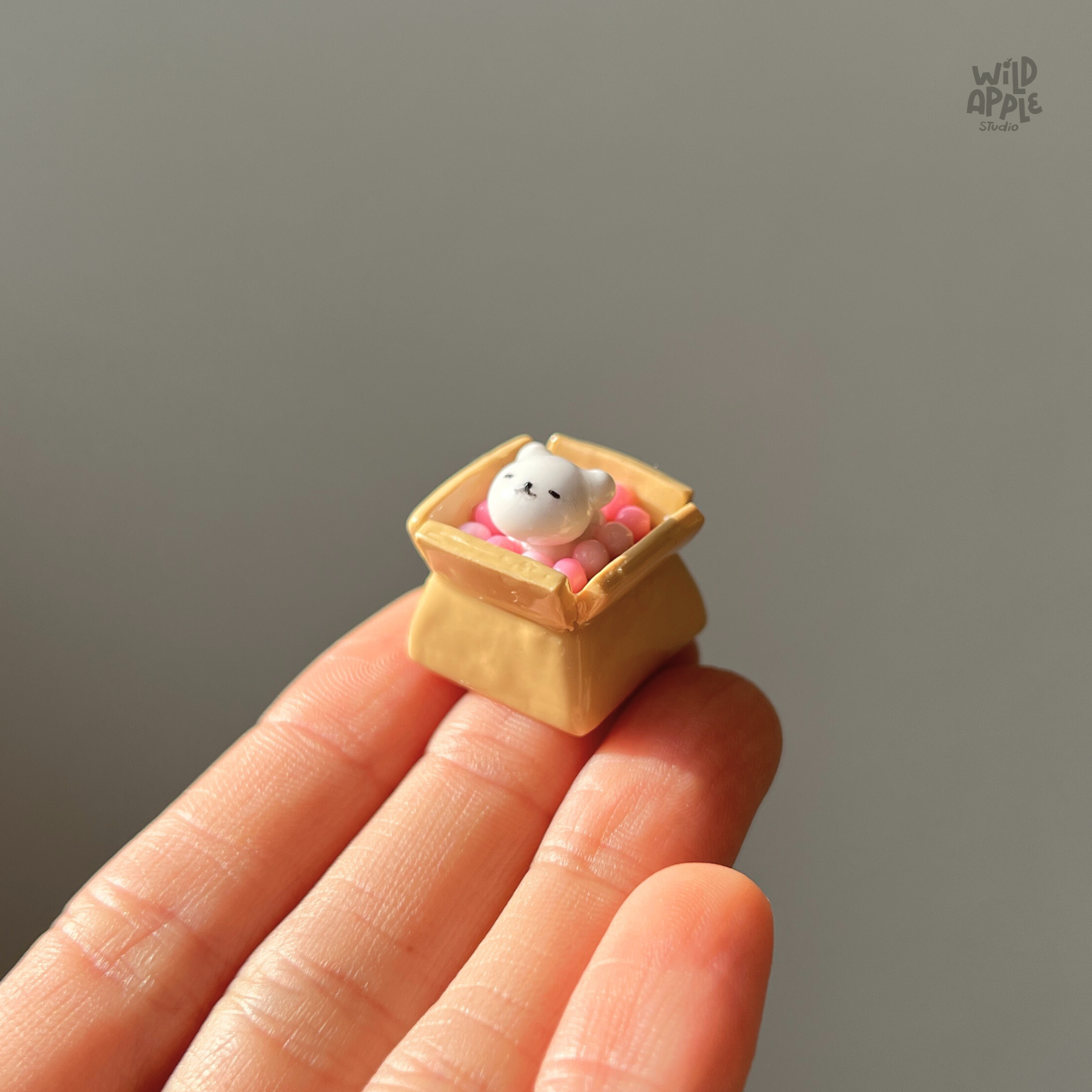 Happy Cat in a Box Keycap